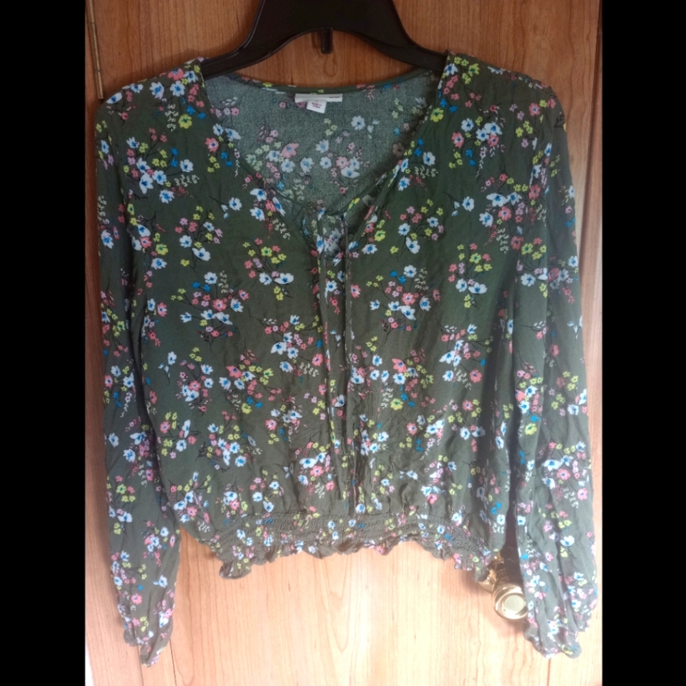 SO green floral blouse, crop top, Large